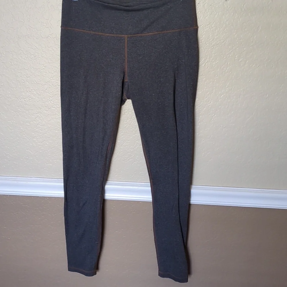 Prana leggings heathered gray with light brown stitching in L - Picture 1 of 4